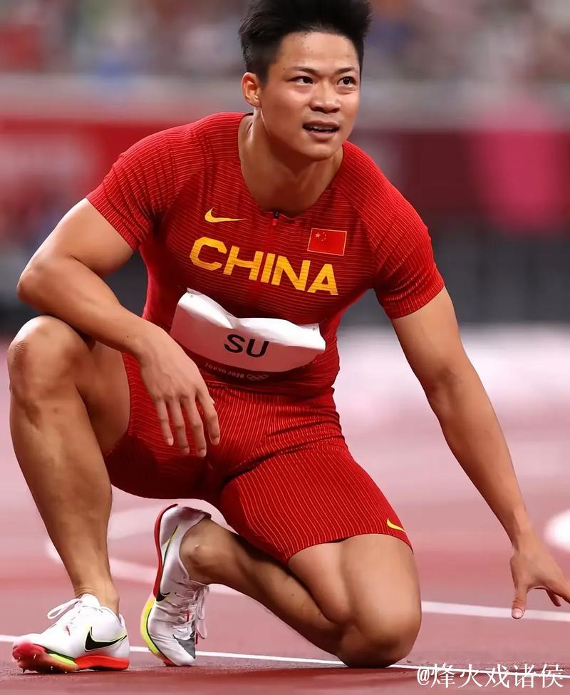 央媒盘点年度声音:九三阅兵解说、苏炳添退役感言 央媒盘点年度声音:九三阅兵解说、苏炳添退役感言