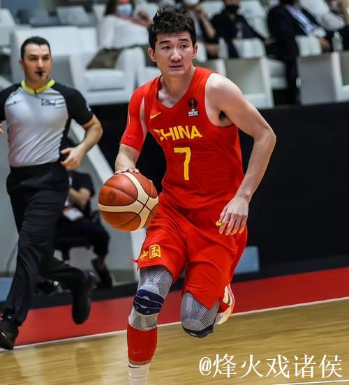 周琦半场12分钟高效表现:拿下6分6篮板1助攻1抢断 周琦半场12分钟高效表现:拿下6分6篮板1助攻1抢断