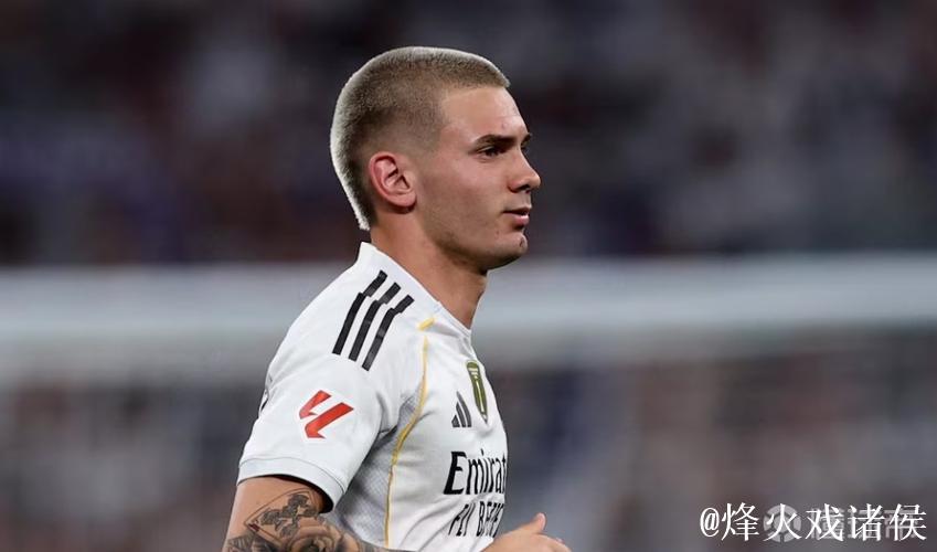 由于马斯坦托诺在B队注册,皇马国王杯首发阵容最多再派3名青训球员 由于马斯坦托诺在B队注册,皇马国王杯首发阵容最多再派3名青训球员